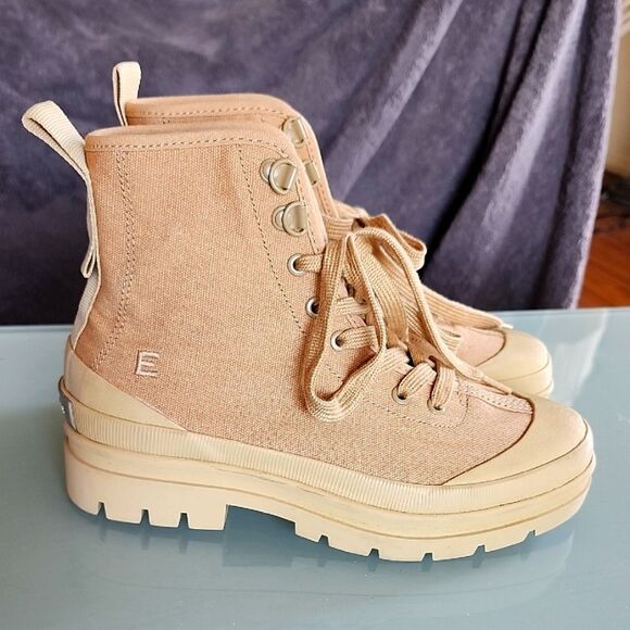 Everlane Utility Boots - Picture 3 of 10